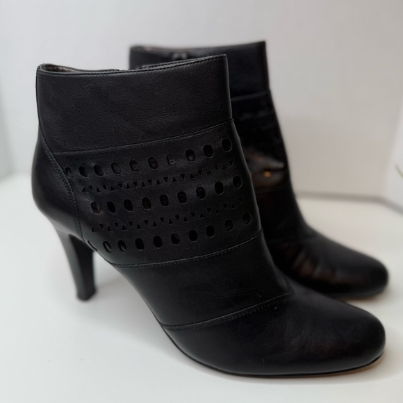 Victor Alfaro Harrison Black Heeled Leather Ankle Booties Cutout Detail Size 10 - Picture 6 of 15